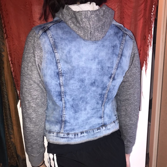 Jean jacket - Picture 2 of 3